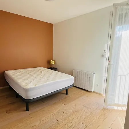 Saint-cyprien : T3 Moderne Proche Avec Parking Prive - Fr-1-309-549 Apartamento