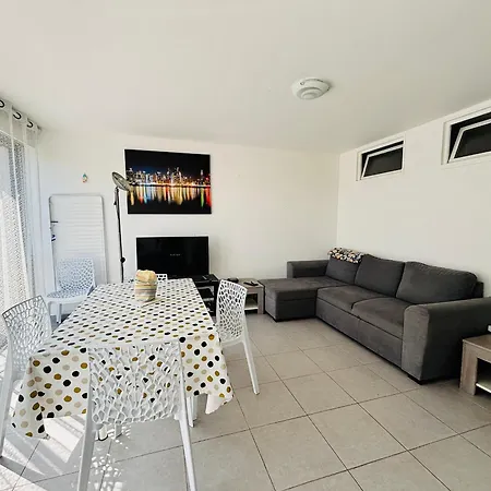 Lejlighed Saint-cyprien : T3 Moderne Proche Avec Parking Prive - Fr-1-309-549 *
